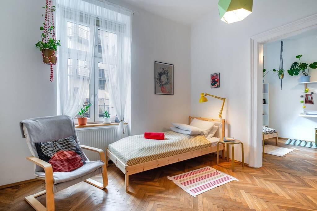 Blue Peace-Apartment With Free Parking In Center For 1-6 People Krasków Eksteriør bilde