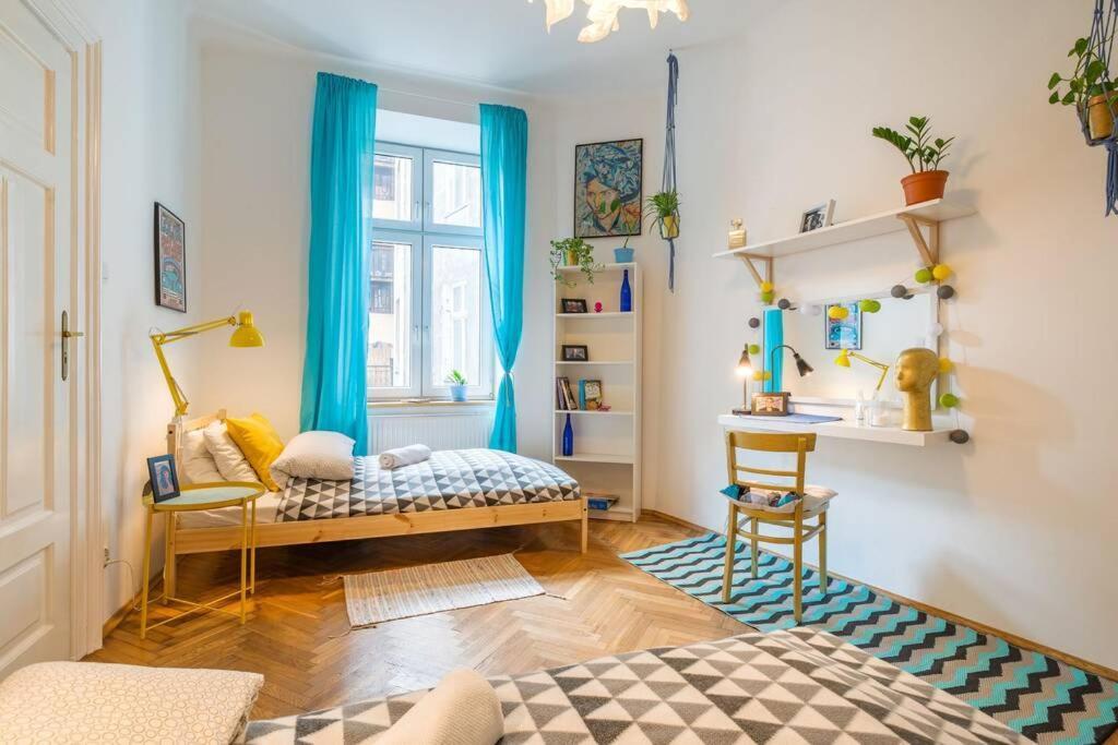 Blue Peace-Apartment With Free Parking In Center For 1-6 People Krasków Eksteriør bilde