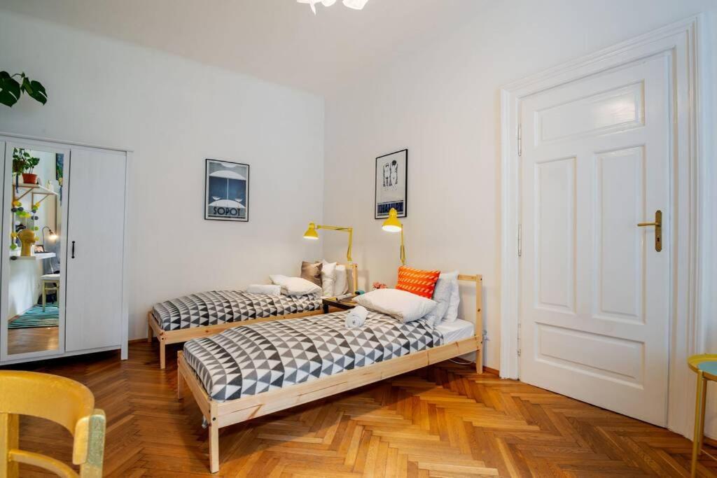 Blue Peace-Apartment With Free Parking In Center For 1-6 People Krasków Eksteriør bilde